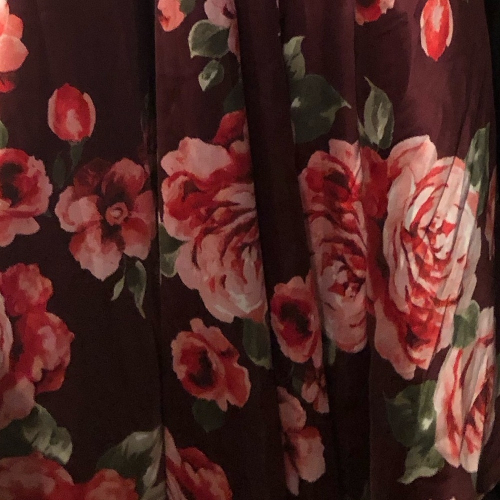 B. Smart Backless Floral Gown in Burgundy and Pink 7 - Picture 12 of 13